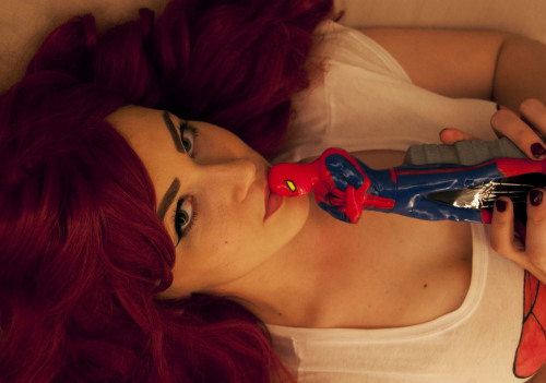 myvineshaveacrushonyou:  My MJ “cosplay”. This was just a fun mini shoot to celebrate hitting 2k likers on my facebook page :3 www.facebook.com/EveBeauregardCostumes 