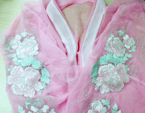hanfugallery:Traditional Chinese hanfu by 麓桐