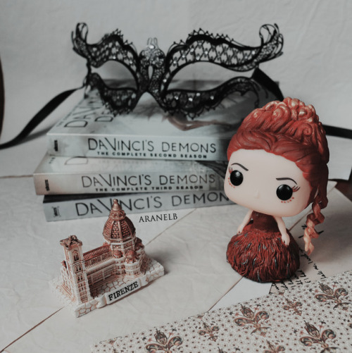  • Custom Funko PopLucrezia Donati & Leonardo Da Vinci - Da vinci’s Demons