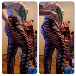 satanicdoki:  I fancied up some leggings