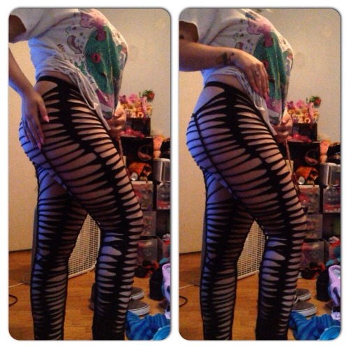 XXX satanicdoki:  I fancied up some leggings photo