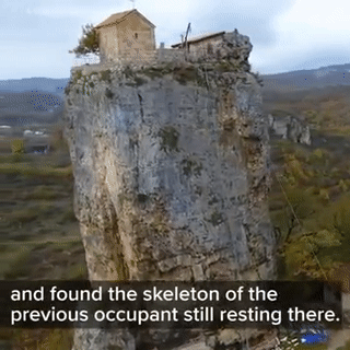 gif87a-com:  Zombies hate this trickfb: Culture Trip