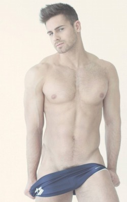 danohotmens:  Me encanta que lindo que es! FOLLOW ME DANOHOTMENS!http://danohotmens.tumblr.com/  