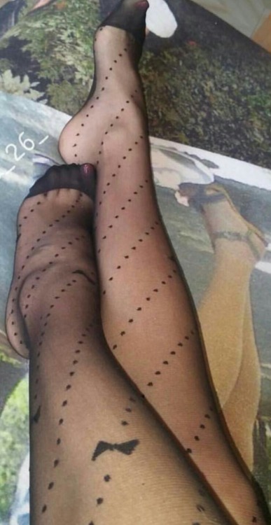 nylonlicked: wowwwwww i want this legs and feet with this pantyhose, licking her legs and sniff her 