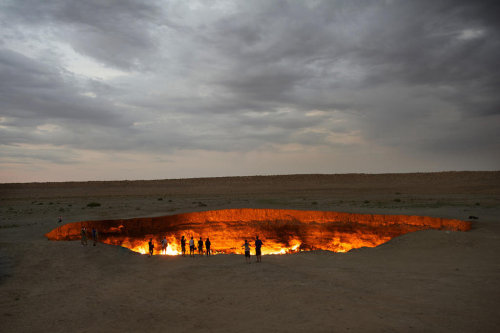 coldxharbor: blitzkriegwitchcraft:The Door To Hell, in Darvaza, Turkmenistan, a natural gas field st