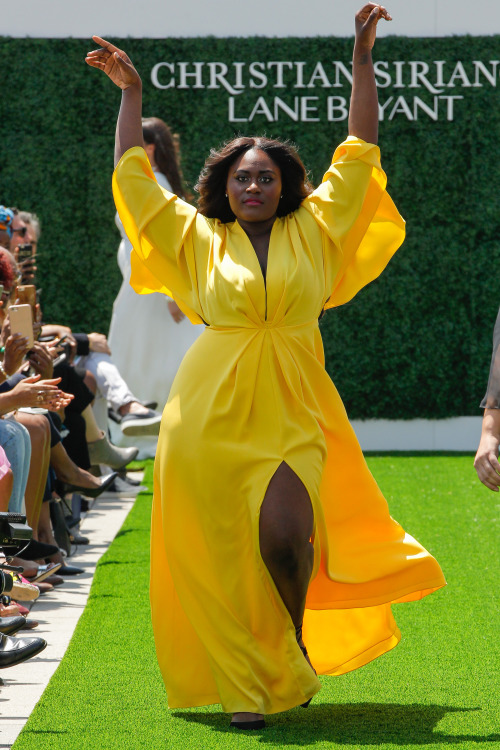 celebritiesofcolor:Danielle Brooks walks the runway at the Christian Siriano X Lane Bryant Collectio