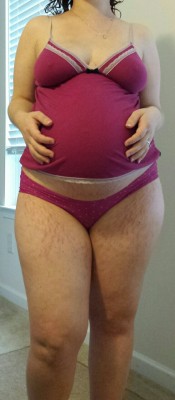 nerdynympho87:  Only 2 more days until maternity leave! Get a show in while you can! NerdyNympho.cammodels.com 