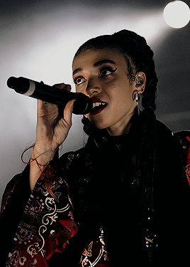fkatwigspng:  FKA Twigs at FYF Fest 