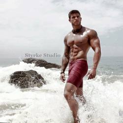 Hot Confessions Of A Horny Bi Curious Muscle