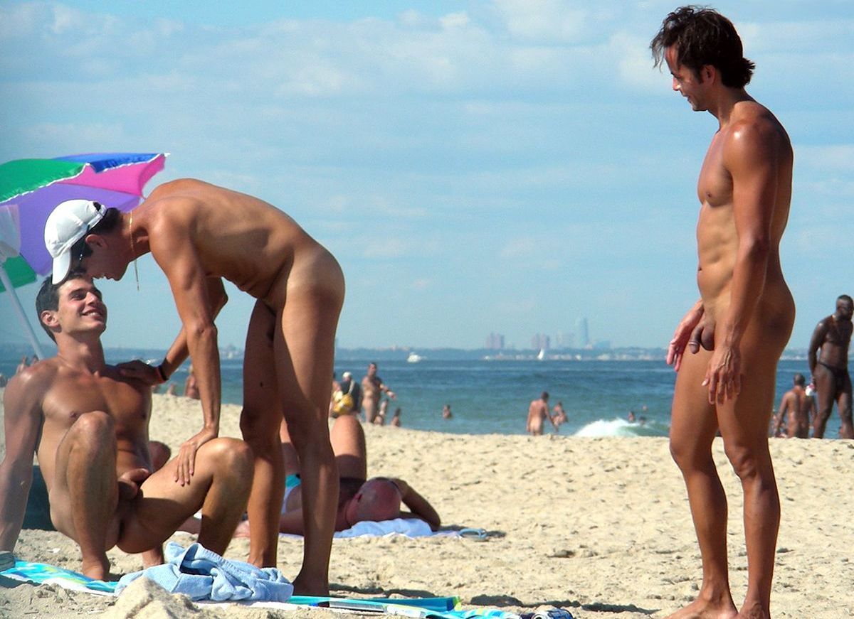nudistextremist:  Encounter