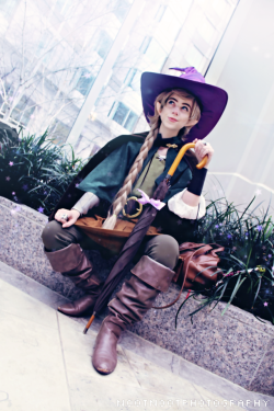 kiyye:  Here are some absolutely BEAUTIFUL shots of my Taako cosplay!!!!!!!!!! The top three are by @nootnootcosplay, plus some bonus close-ups of me with my Starbucks :p I’M UPLOADING THESE FROM MOBILE SO PLEASE, FOR THE LOVE OF GOD, FULLSIZE THEM!