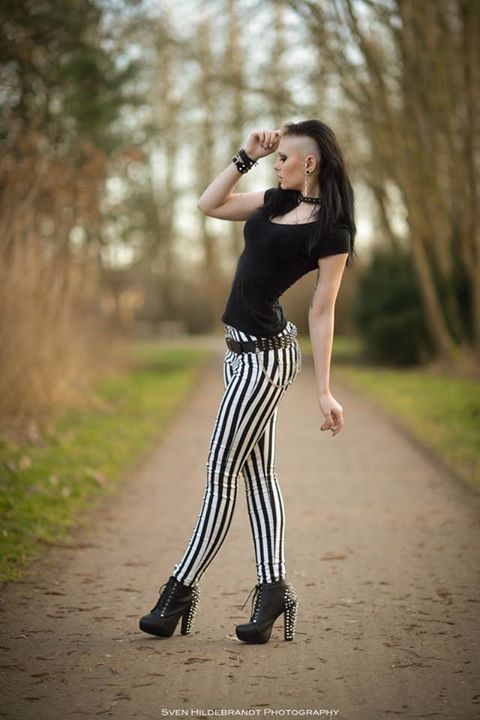 Viper Girl, Germany