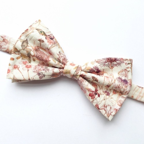 sosuperawesome: Ties / Bow Ties BeauTie on Etsy See our #Etsy or #Ties tags Taehyung needs these!!