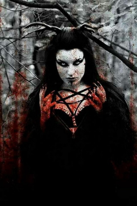 dark-beauties:  Dark beauty 