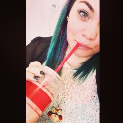 kalaxstatic:  Great smoothie, great eyes,