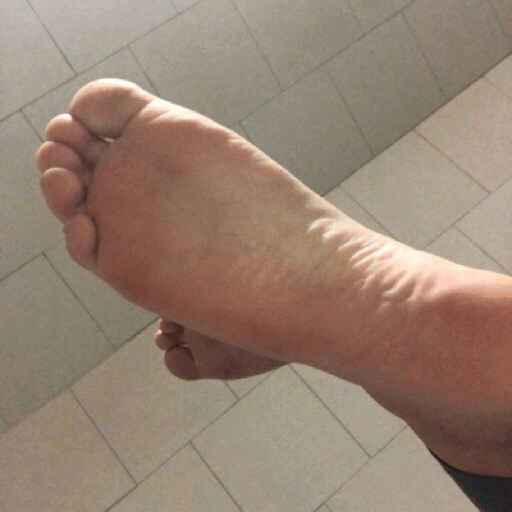 liizbabe:  just took a long walk. sweaty feet 👣
