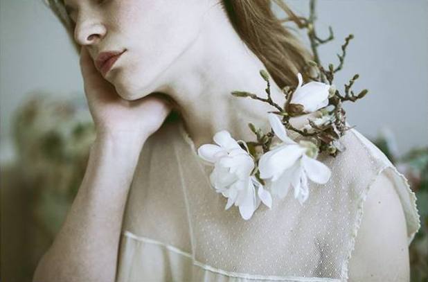 tuoduorrrr:  vintage - dark - grungy blog Monia Merlo Photographer 