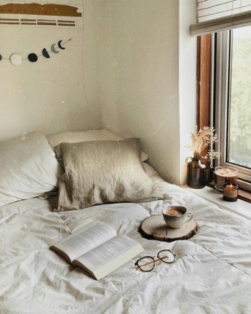 cozyinautumn:Rustic fall bedroom