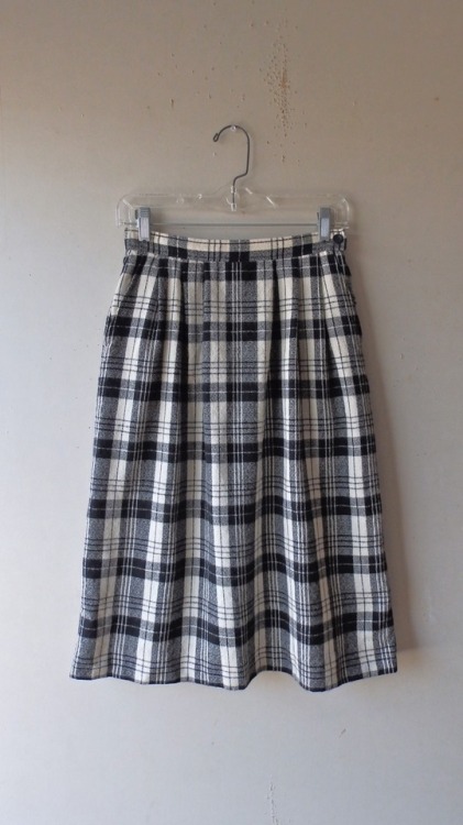 littlevisionsthrift:Pendleton wool plaid skirt. Size XS/S