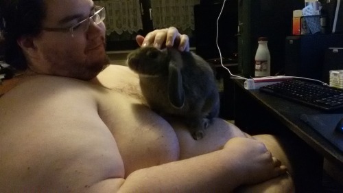 What a busy day today. It’s 5 am here and i should sleep already. But i could not sleep because my dreams were really worse. Glad my GF cheered me up. Also one of our bunnys visited me. I’m so happy they are here by my side.