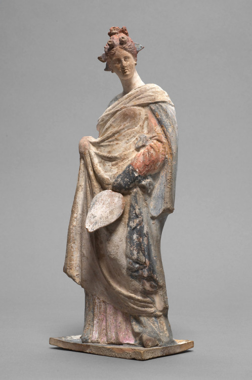 jeannepompadour:Woman holding a fan; Ancient Greece, Boeotia, Tanagra c. 300 B.C. 