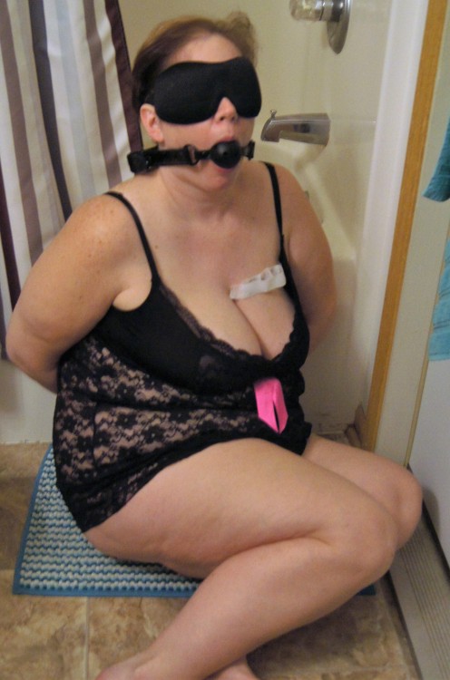 kontrollogix: Waiting for her punishment.