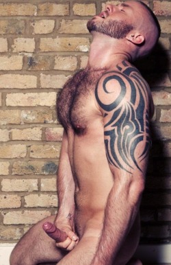 umcock:  goddy654:  Hunks &amp; Hotties on goddy654.tumblr.com  Funking hawt! 