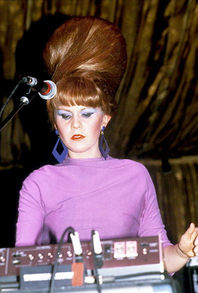 mabellonghetti:Cindy Wilson and Kate Pierson of The B-52′s on-stage looks from the 80′s