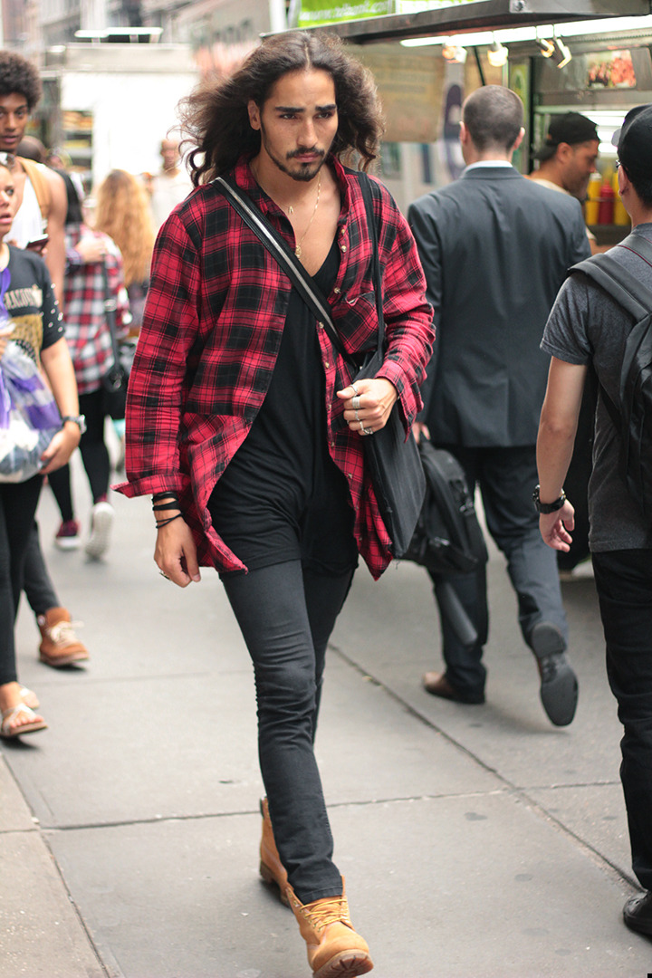 aagdolla:  aagdolla caught Willy Cartier on his way to a casting. 