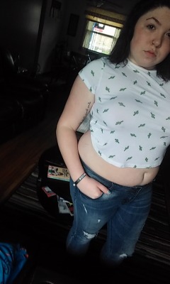 chubby-bunnies:  Prickly personality 🌵 19. 230 lbs. Size 16💚