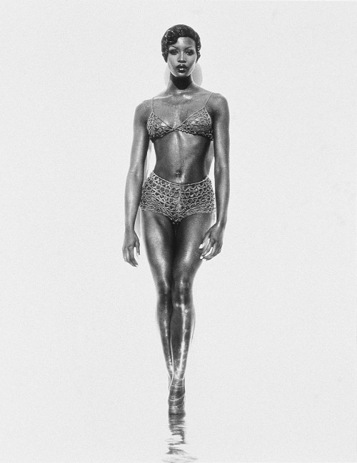 sendommager:Naomi, Full Length, Los Angeles 1992.Naomi Campbell photographed by Herb Ritts