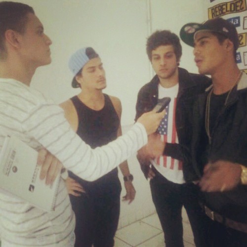 princessdocheiro:  Entrevistando Micael, Arthur e Chay #reportermaisamadodobrasil - @marcussadok- #webstagram 