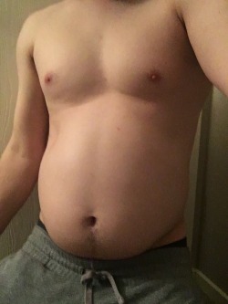 flyflyfatty:  flyflyfatty:  I swear I look bigger than I really am 😁  I really want to use these as before pics soon