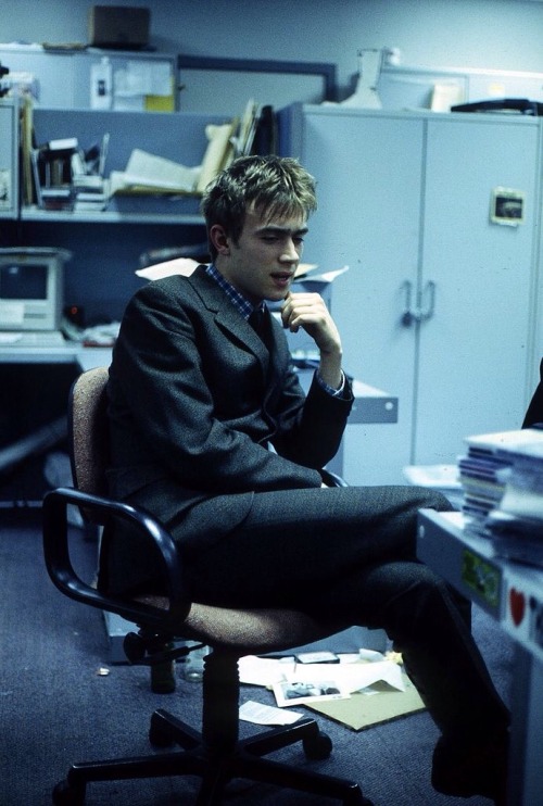 reluctant-martyrs:Damon Albarn of Blur in the NME offices, London, UK, c. 1992© Martyn Goodacre/Gett