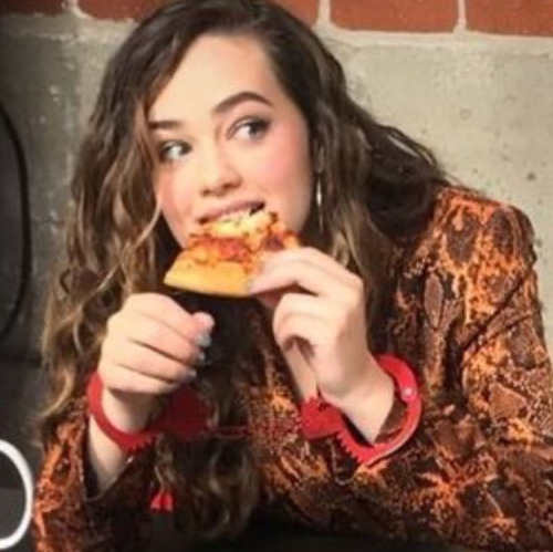Icons Mary Mouser