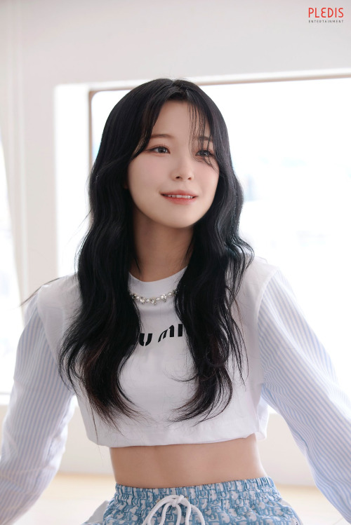 JiHeon (Fromis_9) - ‘’From our Memento Box’’ Jacket Behind Pics