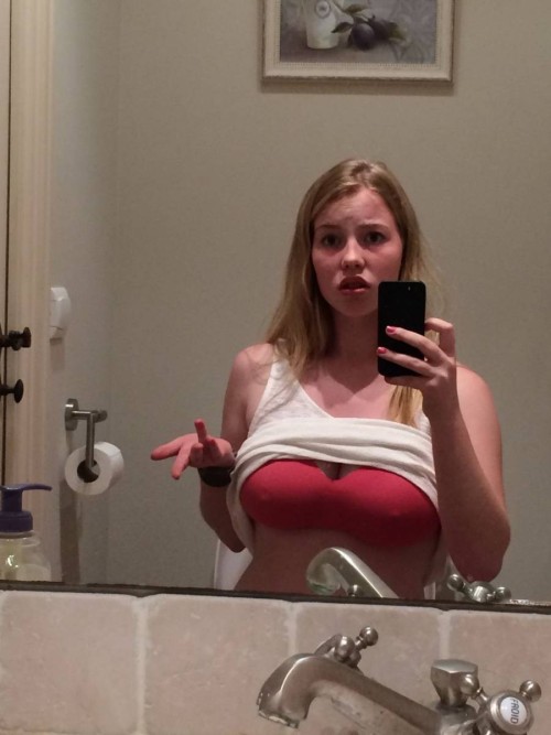 i-grok:  jmonad:  Sexy blonde with big tits.  (via TumbleOn) 