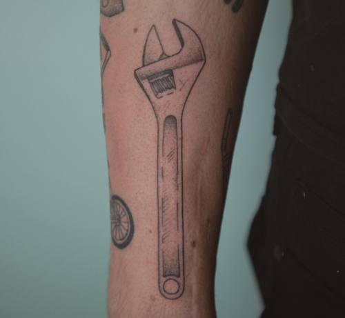 Skeleton Key Semi-Permanent Tattoo. Lasts 1-2 weeks. Painless and easy to  apply. Organic ink. Browse more or create your own. | Inkbox™ |  Semi-Permanent Tattoos