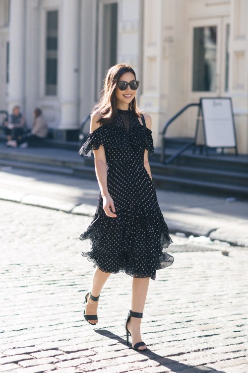 (via The Holiday Dress Edit) With the holidays just around the corner, I’m rounding up my 12 favorit