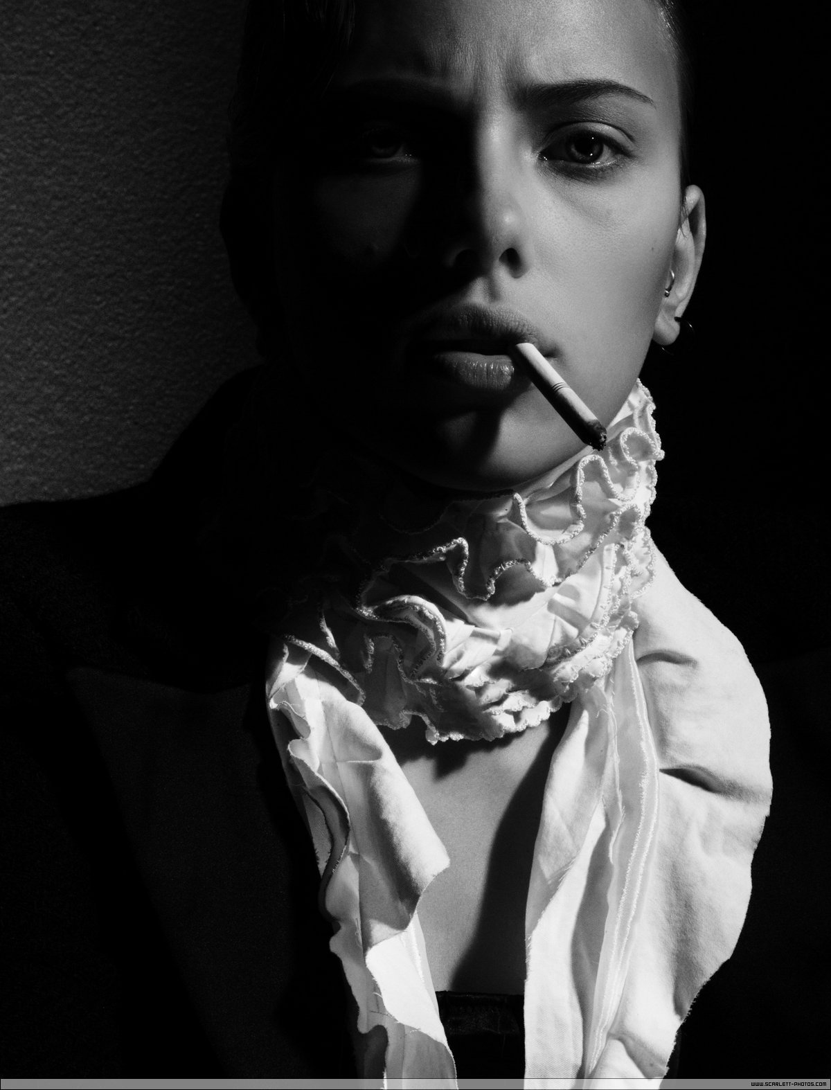fictionalnotfactual:  Scarlett Johansson and Dita Von Teese - Flaunt USA October