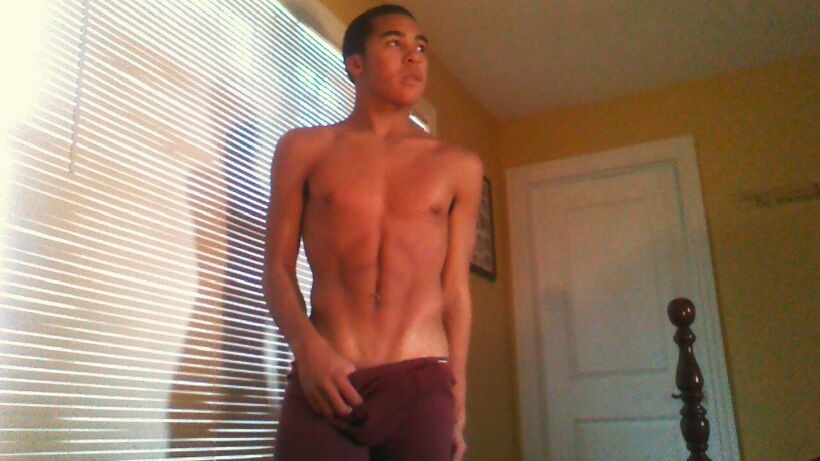 straightboyselfpics:  Jayden 