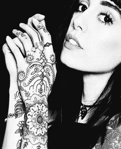 fyhannahsnowdon:  © 