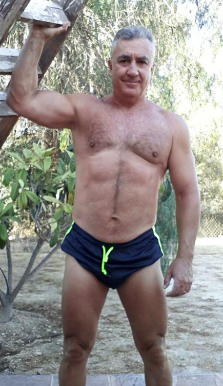 dungee:  brighteyes4brightmind:  Sign me up!!!  Like this man, speedos and a pool