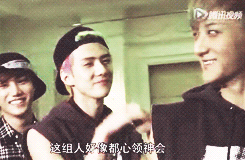 Oshzt:  Zitao Can’t Handle Sehun’s God Damn Aegyo 