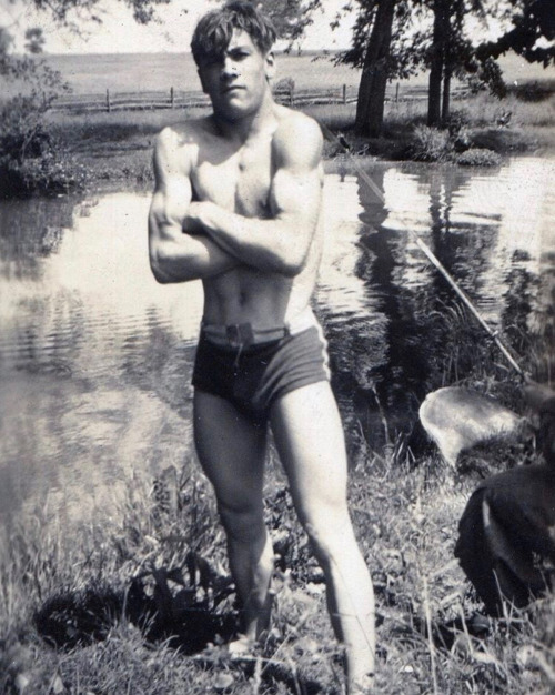 yopepeus:  athycat:  George o brien movie star. Silent era mostly.    Vintage