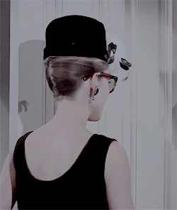 Holly Golightly’s Outfits In Breakfast At Tiffany’s (1961).