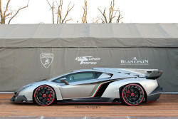 automotivated:  Veneno (by Bonnny) 