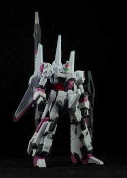 odaanee: HG 1/144 Rezel Commander Customized Build.