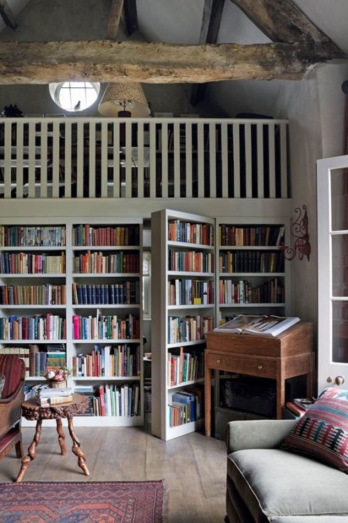 theoneyoudontexpect:  witchscottage:  In the sitting room, shelving opens to reveal a secret bathroom  Just how about a secret room!😉