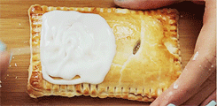 ryeou:  how to: 「totoro poptarts」 